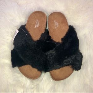 Urban Outfitters Criss Cross Faux Fur Slide Size 6